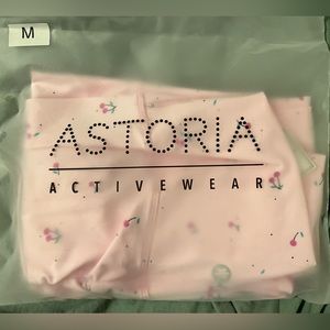 Brand new pink cherry athletic legging.